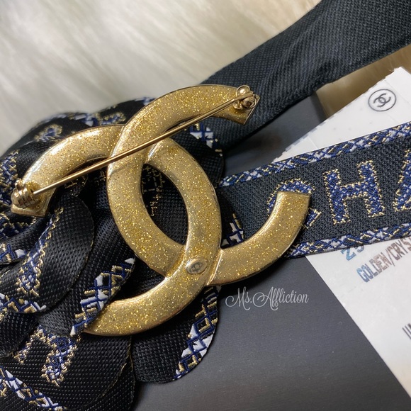 CHANEL Authentic XL Quilted *RARE* Gold Crystal Strass Brooch NWT - Picture 7 of 8